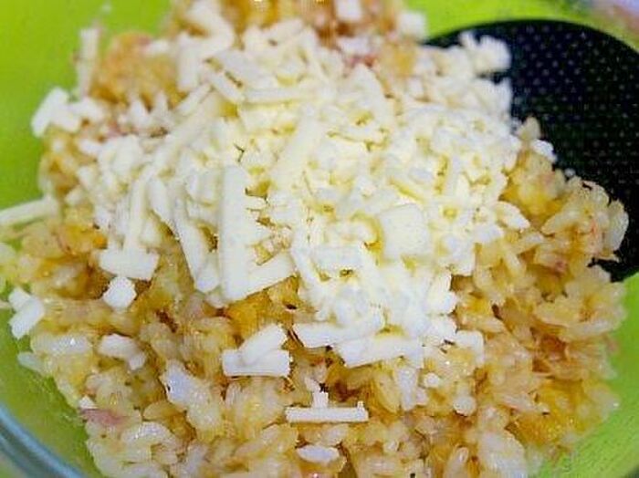 3.チーズもたっぷり入れる。