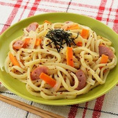 パパッと簡単!焼きうどん♪「粒マスタードの焼きうどん」