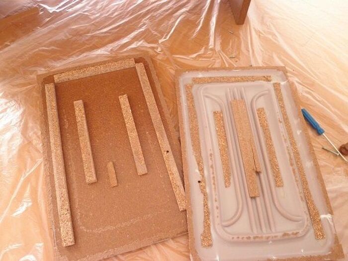 面材を剥がしていきます