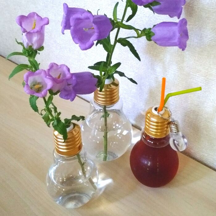 インスタで大人気「電球ソーダ」を一輪挿しに♡