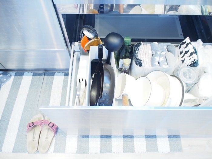 シンク下には調理器具収納。