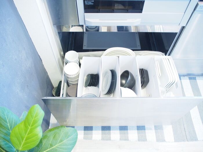 立てて食器収納。