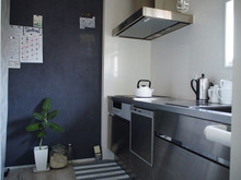 3.9帖の狭さを生かして使いやすいキッチンに。