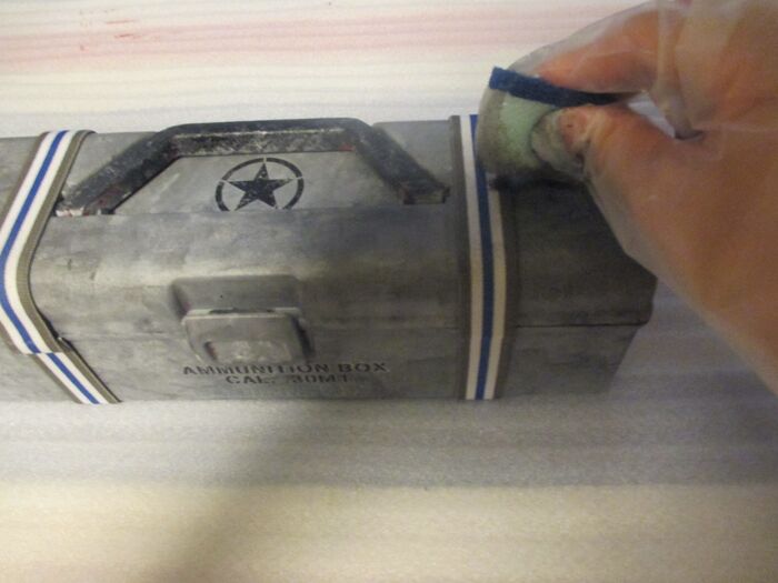 ⑥ゴムテープもグレーで少しよごします。