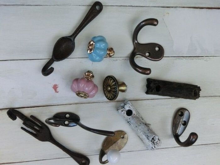 いろいろなフックを取り付けます♪