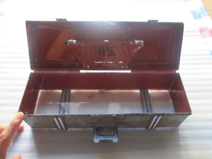 中は色を塗っていないのでものを入れやすいです♪