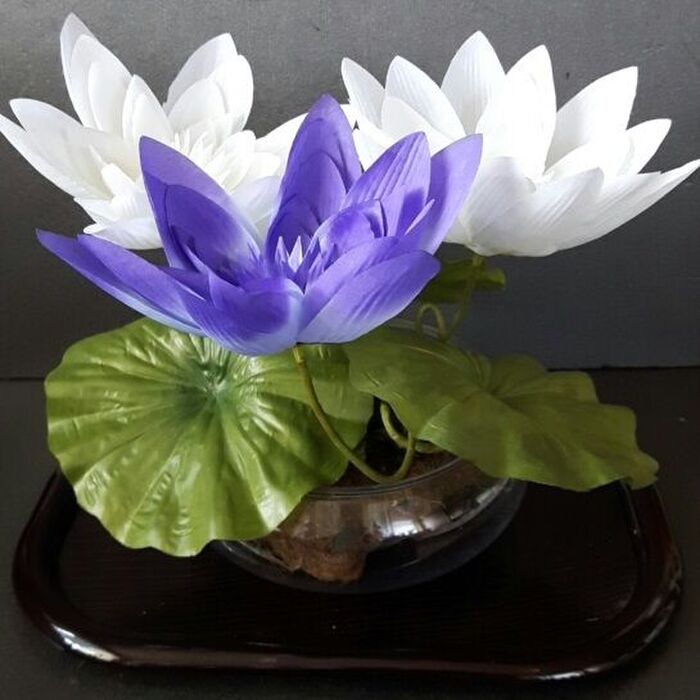 お部屋のインテリアに最適!! 蓮の花の盆栽! を100均の造花で作りました。