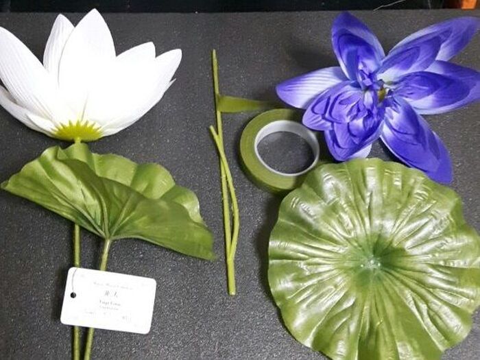 1、蓮の花を作る。