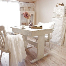 古いテーブルをインテリアにぴったり洋風styleに!ダイニングテーブルを劇的リメイク♪