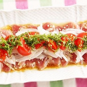 爽やかな青じそとごまの風味が楽しめる!【カツオの和風カルパッチョ】