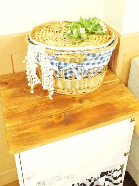 リメイク★ダイソーのかごトレーで生活感を隠す収納