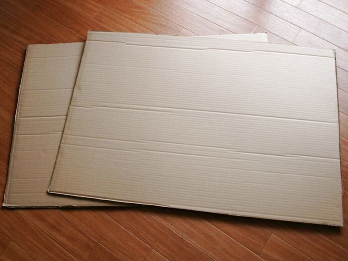 ファブリックボードの中身はダンボール