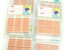 DIYやちょっとした小物作りにも使えそうなガラスタイル