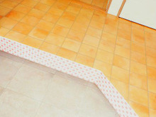 簡単プチリフォーム★玄関・上がり框にガラス モザイクタイル