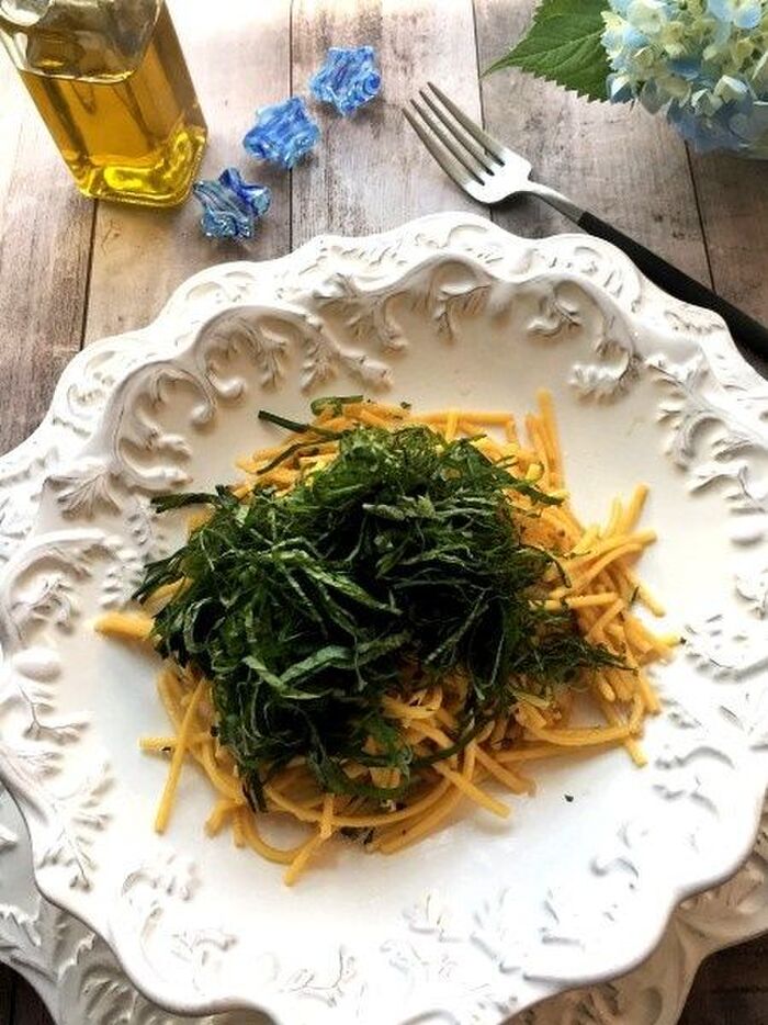 たっぷり大葉とあさりの焦がし醤油スパゲッティ