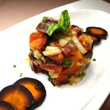 パープルスティック(紫にんじん)の甘み感じるサラダ♪