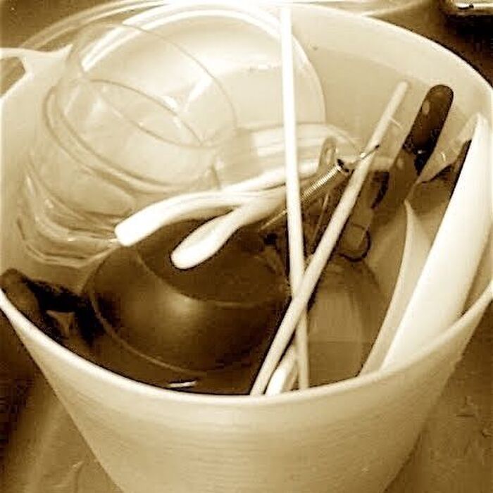 夏*熱湯消毒と食器洗いを一度で済ませるズボラ洗い。
