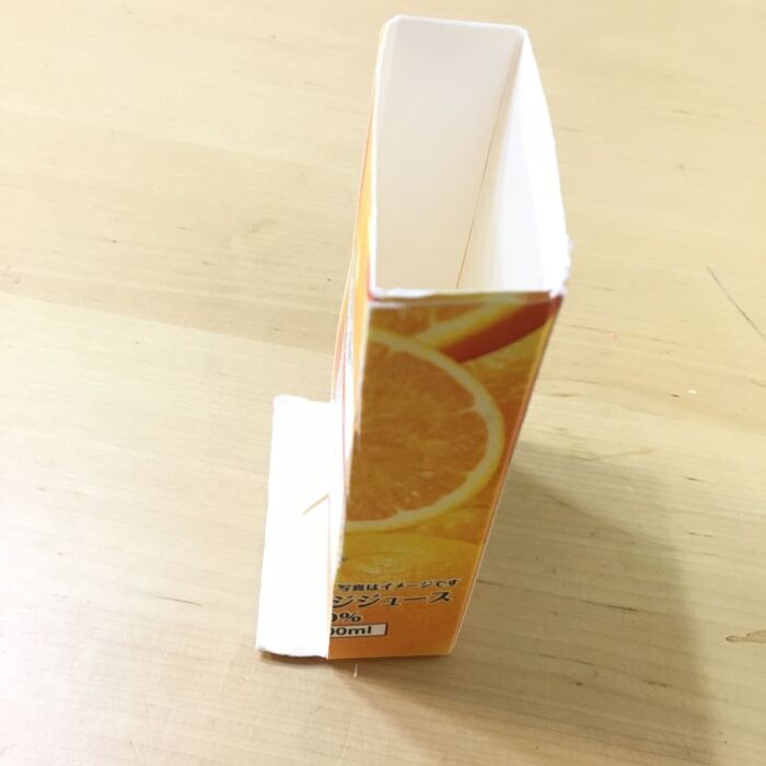 箸入れは細長く