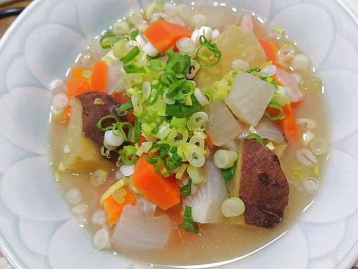 お腹に優しい♪プチプチ楽しい押し麦入り具沢山スープ♪