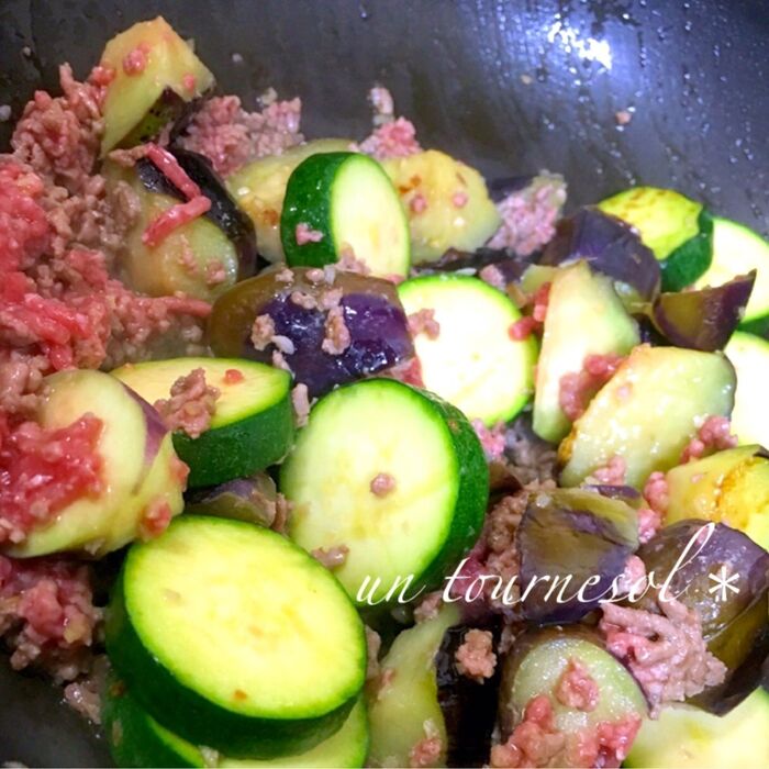 ③全体を混ぜながら水溶き片栗粉をいれて!