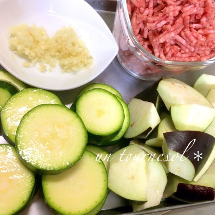 ①ズッキーニとナスの大きさをそろえて!