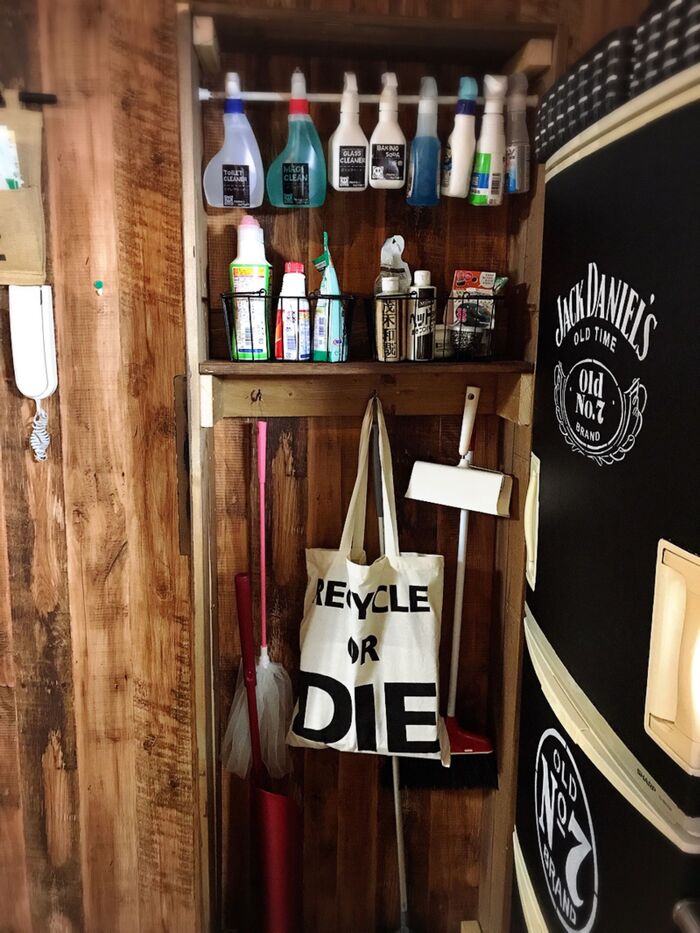 隙間に全部まとめて収納しちゃえる棚(*´ω`*)