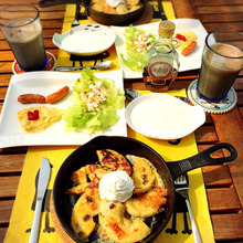 休日のおうちカフェ♡スキレットでベーグルフレンチトースト