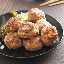 作り置き・お弁当にも♪トウモロコシとえのきの豚つくね