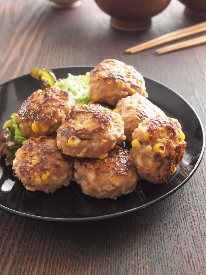 作り置き・お弁当にも♪トウモロコシとえのきの豚つくね