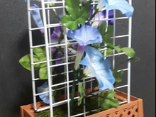 100均のワイヤーネットを使って! 朝顔の鉢植え飾りが! 簡単に! 作れます。