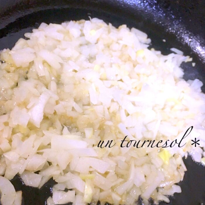 ③玉ねぎを炒めることで、うま味アップ☆