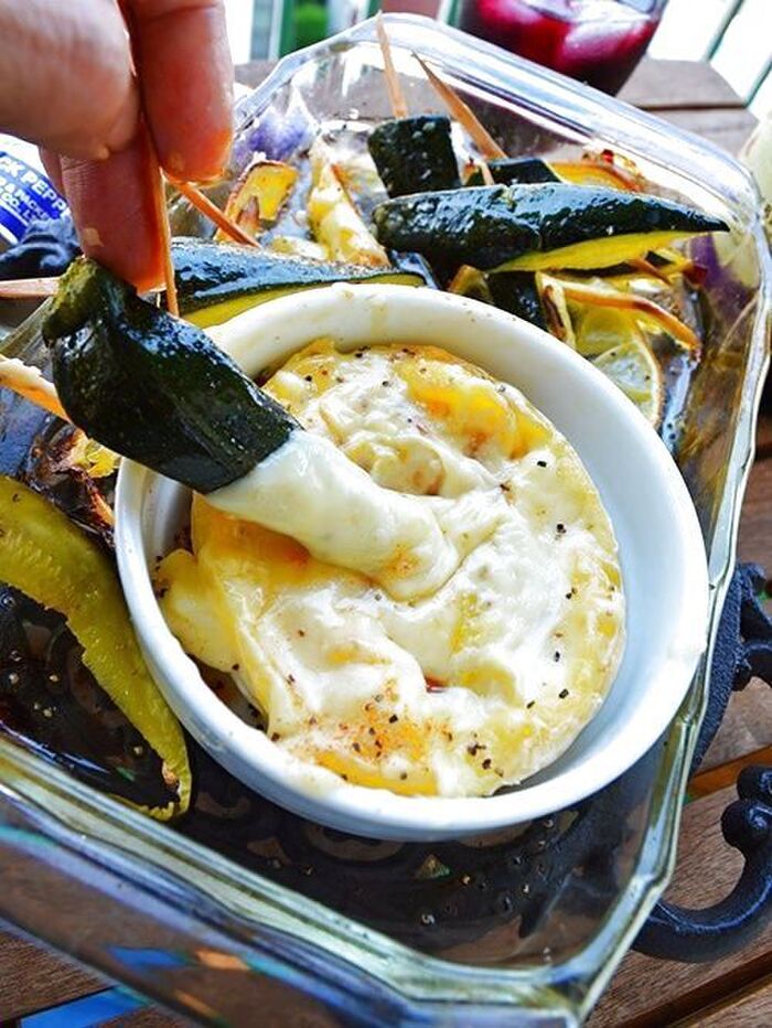 ズッキーニとカマンベールの焼フォンデュ