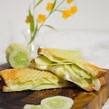 挟んで?トースター?キュウカンバー&チーズホットサンド