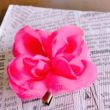 お花で簡単ピン留め