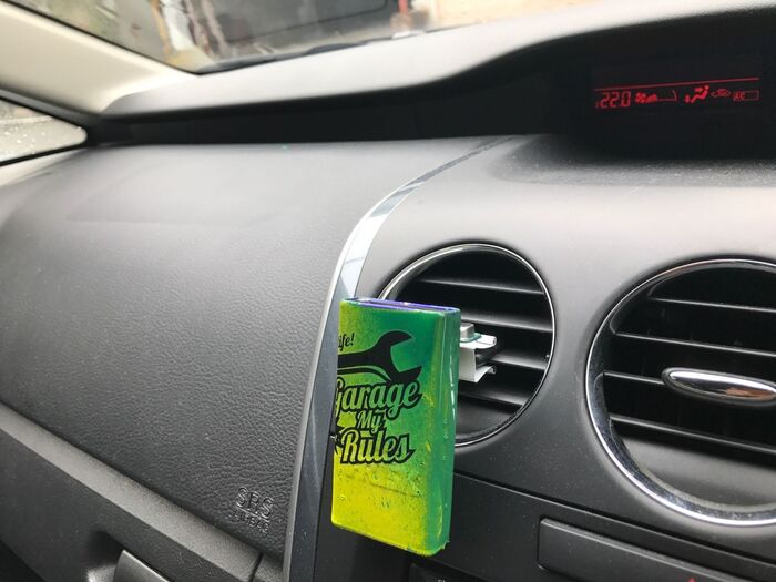 ビンテージ風タブレット缶で車のオシャレなインテリア&消臭芳香剤