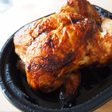 コストコ「ロティサリーチキン」を食べつくす!値段・切り分け方・レシピを大公開