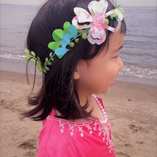 海でもかわいい♡ 折り紙と100均フェイクグリーンでお花のかんむり