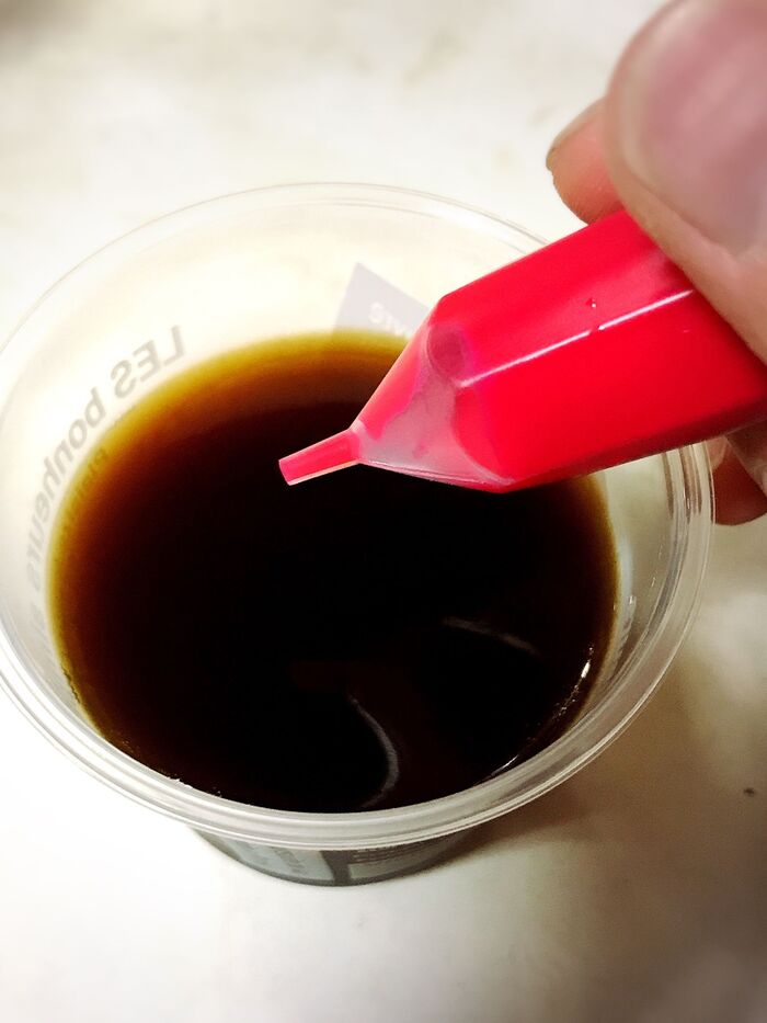 チョコペンでお絵描きします