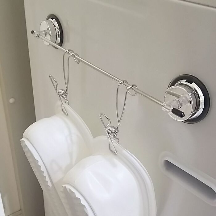 ずり落ちないのがうれしい! 吸盤フック