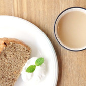 簡単!自家製ほうじ茶を作って楽しむ「ほうじ茶ラテ」レシピ