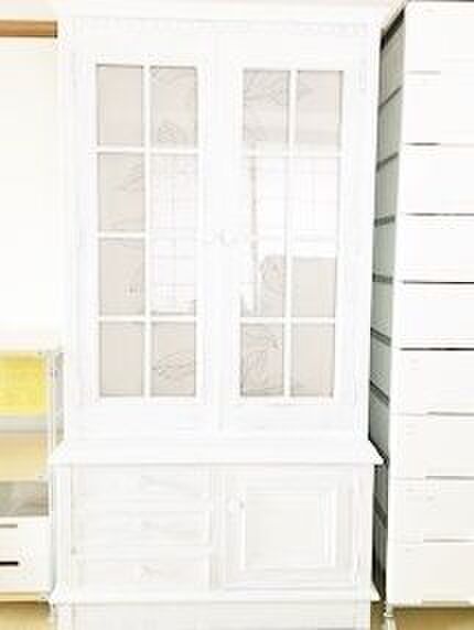 【部屋が広く見えるアイデア】思い切ってチャレンジ!家具のペンキ塗り