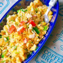 厚揚げでかさ増しレシピ♪簡単美味しい「ニラ玉炒飯」