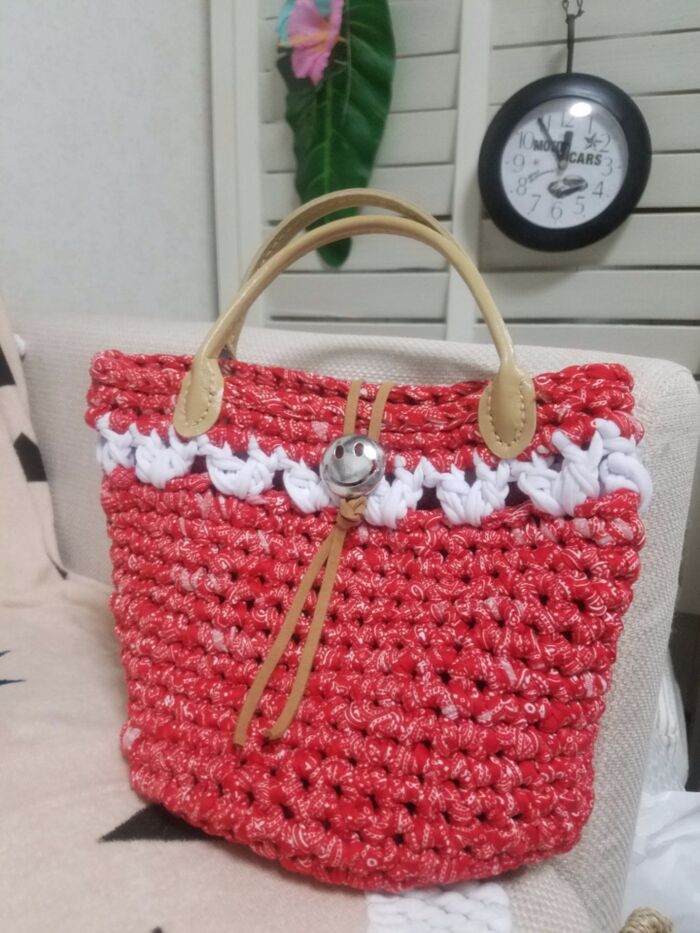 ダイソー新柄Tシャツヤーンでハンドメイド! おでかけミニトート