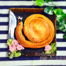 市販の渦巻きパンを使ってカタツムリ☆キャラプレート