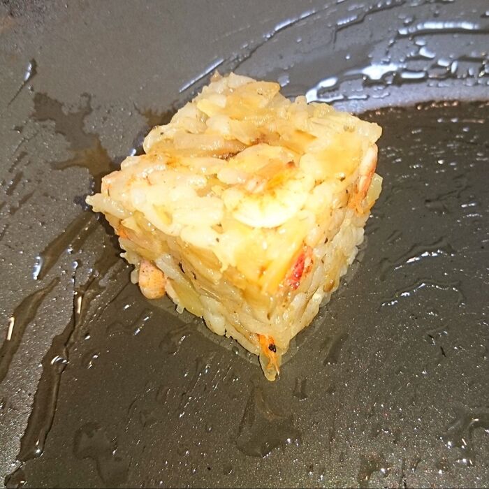 フライパンで焼き上げる。