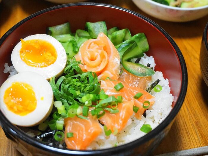 コストコのサーモンアレンジレシピ①サーモン丼