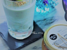 海外インスタで今話題の”マーメイドスムージー”限りなくスカイブルーが爽やか
