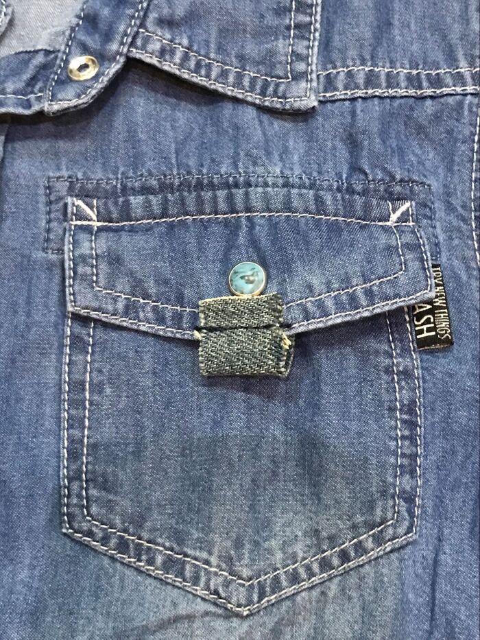 小学校の名札で服に穴が空かない為に‼︎ デニムでプチリメイク☆