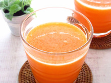 スロージューサーで作る♪おいしい人参ジュース