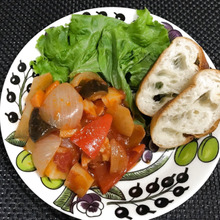 冷蔵庫の残り野菜でラタトゥイユ